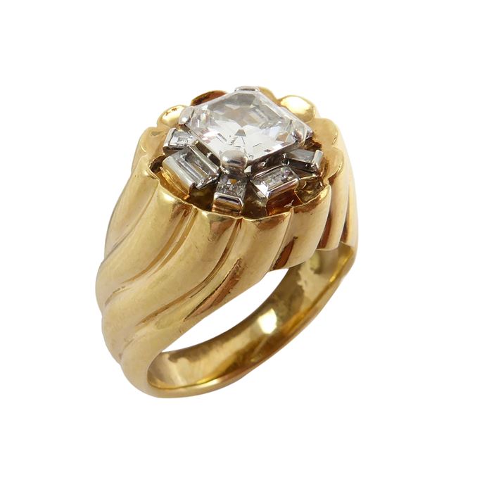   Cartier - Asscher cut diamond and 18ct gold bombe ring | MasterArt